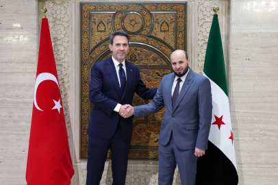 Enerji ve Tabii Kaynaklar Bakanı Bayraktar, Suriye'de