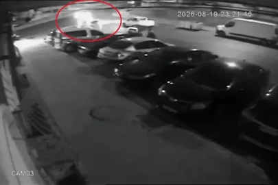 Motosiklet ile taksi kafa kafaya çarpıştı
