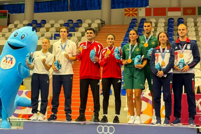 Akdeniz Oyunları’nda tarihi başarı: Erzincanlı milli badmintoncular altın madalyanın sahibi oldu