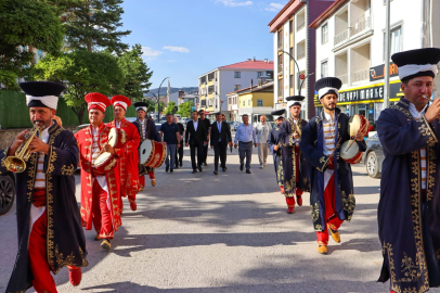 Refahiye’de 19. Bal Festivali coşkusu