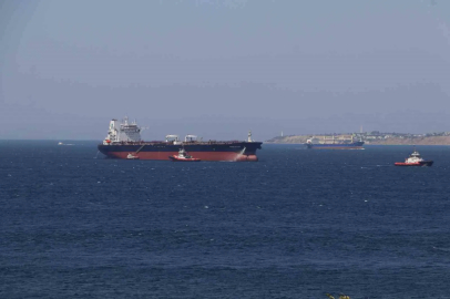 Boş ham petrol tankeri Çanakkale önlerinde dümen arızası yaptı
