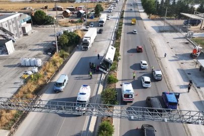Burdur’da tur otobüsü devrildi, 34 kişi yara almadan kurtuldu

