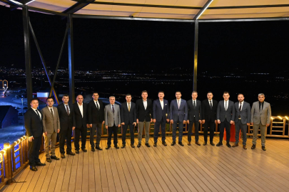 Erzincan’da terfi eden emniyet müdürlerine rütbe ve plaket takdim edildi