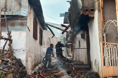 Kemaliye Kışlacık köyünde yangın: 8 ev zarar gördü
