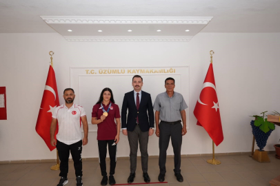 Şampiyon Elvira’ya tebrik