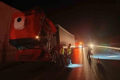 Tırın tamirine yardım eden şahsa otomobil çarptı
