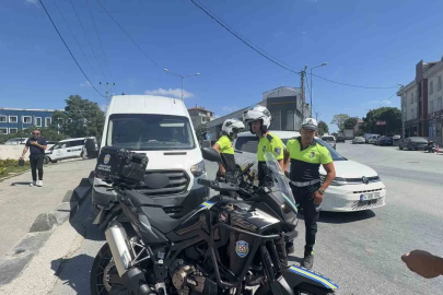 Arnavutköy’de onlarca bozuk balığı çayırlık alana döktü: 40 bin lira ceza
