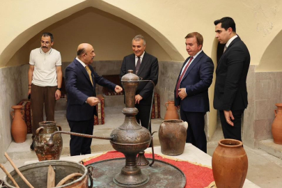 Vali Aydoğdu, Kemah'ta esnaf ve vatandaşlarla bir araya geldi
