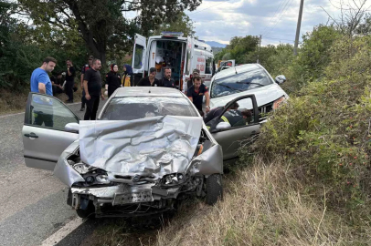 Kastamonu’da kamyonet ile otomobil çarpıştı: 4 yaralı
