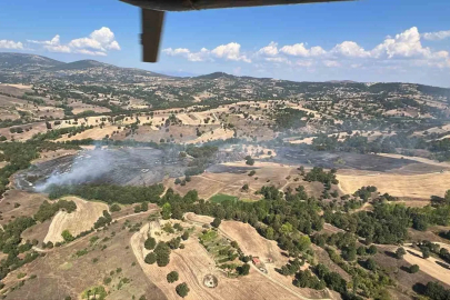 Helikopterler peşpeşe havalandı, yangın kontrol altına alındı
