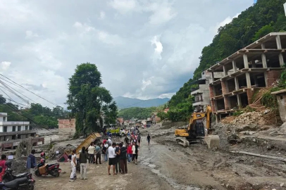 Nepal'deki selde hayatını kaybedenlerin sayısı 1355'e yükseldi