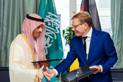 Suudi Arabistan ve Almanya'dan Hürmüz Boğazı çağrısı