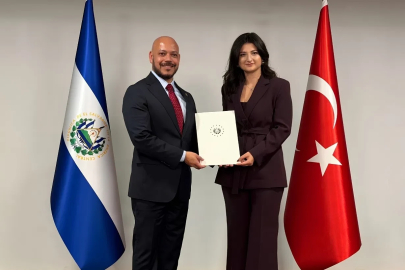 El Salvador, 23 yaşındaki Deveci’yi fahri konsolos olarak atadı