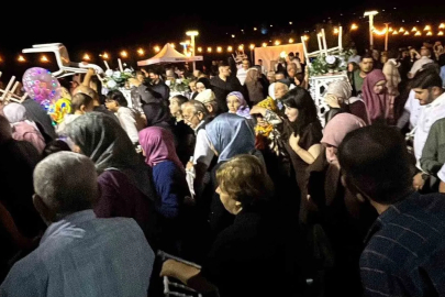 Ani bastıran yağmur düğünü takılar takılamadan dağıttı
