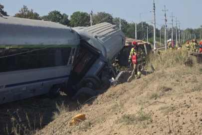 Polonya'da tren kamyonla çarpıştı: 1 ölü, 19 yaralı