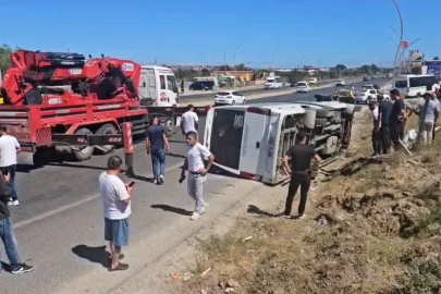 Çerkezköy’de yolcu minibüsü direği devirdi yan yattı: 1 bebek 2 çocuk yaralandı
