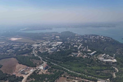 Adana’daki orman yangını uydudan bile görünüyor
