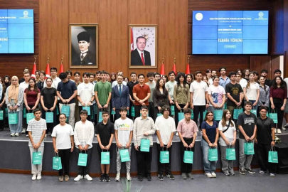 YKS Türkiye 19’uncusu başarıya giden süreci anlattı
