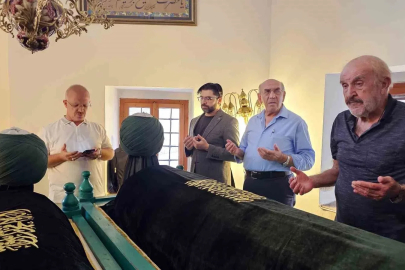 Şeyh İbrahim Tennuri Türbesi’nin puşide ve destarları yenilendi
