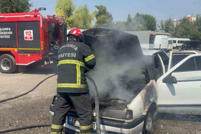 Şanlıurfa’da otomobil alevlere teslim oldu

