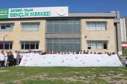 Gazze’de ölen çocukların ismi 12 metre uzunluğundaki pankarta sığmadı
