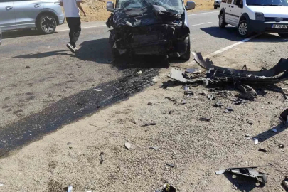 Siirt’te hafif ticari araç ile kamyonet çarpıştı: 4 yaralı
