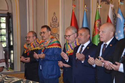 Ertuğrul Gazi’yi Anma ve Yörük Şenlikleri’nin son günü türbe ziyareti ile başladı
