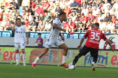 Trendyol Süper Lig: Gençlerbirliği: 1 - Kasımpaşa: 0 (İlk yarı)
