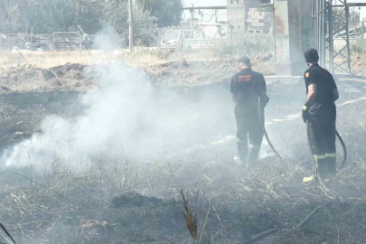 Aksaray’da kurumuş otların tutuşması ile yangın çıktı
