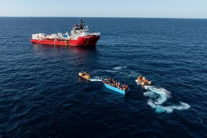 Yunanistan'da göçmenleri taşıyan tekne battı: 1 ölü, 25 kayıp