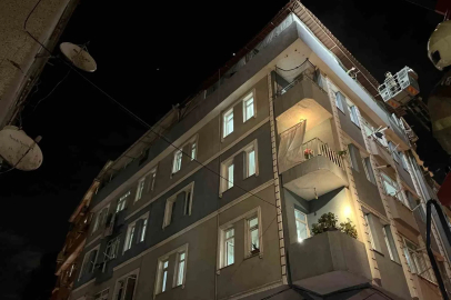 Zeytinburnu’nda binanın bodrum katında yangın: 5 kişi dumandan etkilendi
