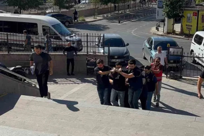 Kız kardeşine atılan mesaja sinirlenen ağabey, dehşet saçtı: 1 yaralı
