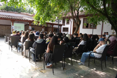 Filistinli akademisyen Gazzeli öğrencilerin zorluklarını anlattı
