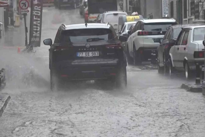 Yalova’da sağanak yağış hayatı olumsuz etkiliyor
