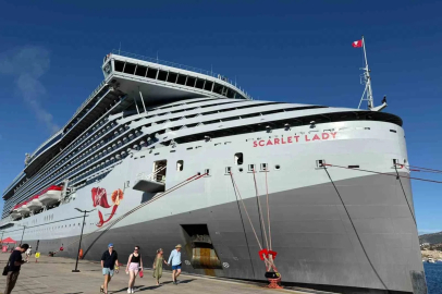Bodrum’a dev kruvaziyer ile 2 bin 637 turist geldi
