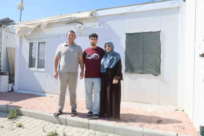 Perdeyle ikiye bölünen 18 metrekarelik konteynerde ders çalışarak tıp fakültesini kazanan depremzede Hasan’ın hayali gerçeğe döndü
