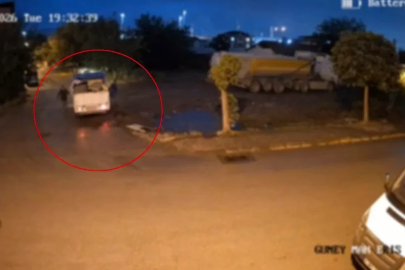 Çevreyi kirleteceklerdi, kamerayı görünce geri topladılar
