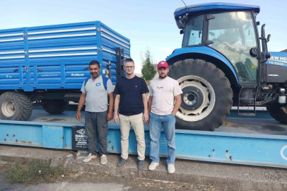 Manyas’ta ayçiçeği hasadı devam ediyor: Ön alım fiyatı 37 lira olarak belirlendi
