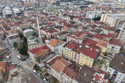 Gaziosmanpaşa’da yarım asırlık mülkiyet sorunu çözüldü: İlk tapu teslim edildi
