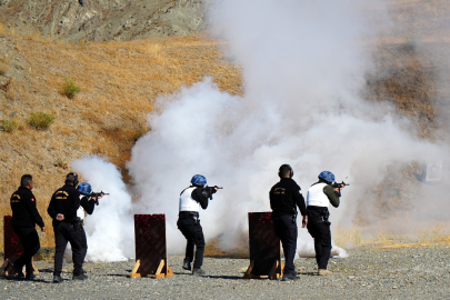 Erzincan polisinden nefes kesen operasyon eğitimi