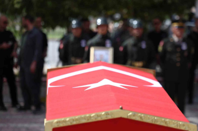 Geçirdiği kalp krizi sonucu şehit düşen Uzman Çavuş Sevim son yolculuğuna uğurlandı

