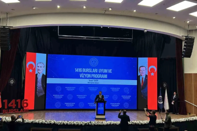 Bakan Tekin, yurt dışına gidecek bursiyer öğrencilerle bir araya geldi: "Sizi aynı zamanda bir Türkiye Cumhuriyeti elçisi olarak gönderiyoruz"
