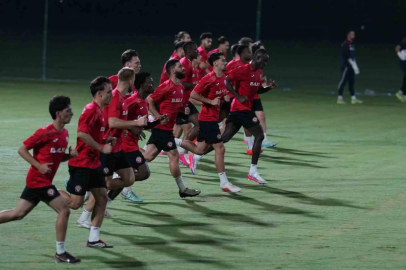 Burak Yılmaz, Çorum FK başında ilk antrenmanına çıktı

