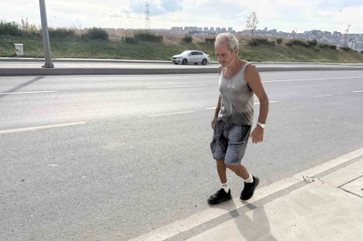 Avcılarlı 68 yaşındaki ‘Forrest Gump’ 6 yıldır günde 30 kilometre yürüyor
