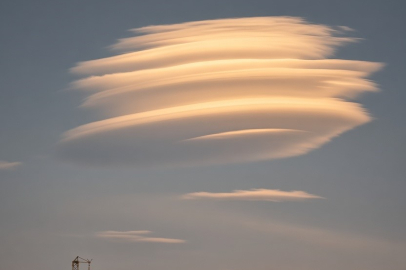 Erzincan’da UFO’yu andıran mercek bulutu ilgi çekti