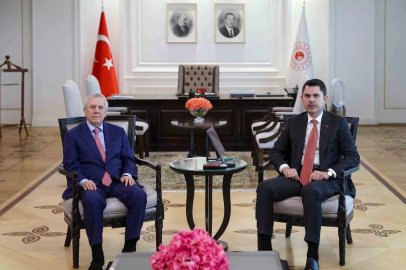 Bakan Kurum, Fenerbahçe spor kulübü başkanı Aziz Yıldırım’ı kabul etti

