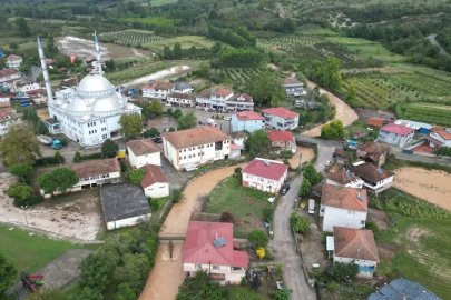 Sakarya’da taşkın yaşanan mahalledeki son durum havadan görüntülendi
