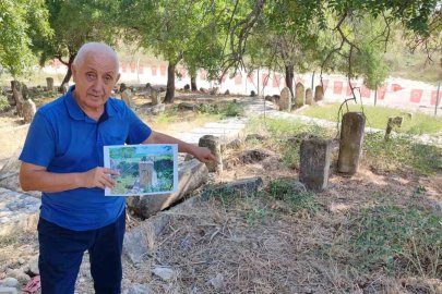 Tarihi mezarlıktaki ok işaretli mezar taşı çalındı
