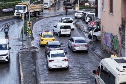 Burası Hindistan değil Eyüpsultan: Günlerce süren yol çalışmaları çileye döndü
