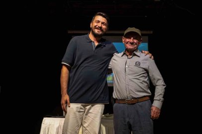 Yaren Leylek ve Adem Amca’nın dostluğu İzmir’de büyük ilgi gördü
